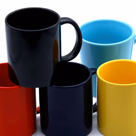 Caneca de cerâmica revestida branca com logotipo personalizado de 11 onças